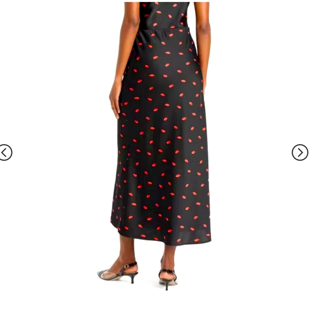 NWT Satin lips Skirt - Picture 9 of 12